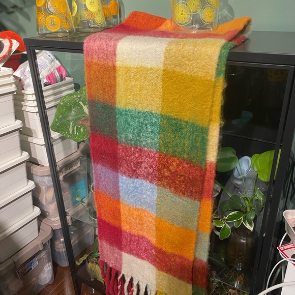 Long and wide colourful plaid scarf - Picture 1 of 7